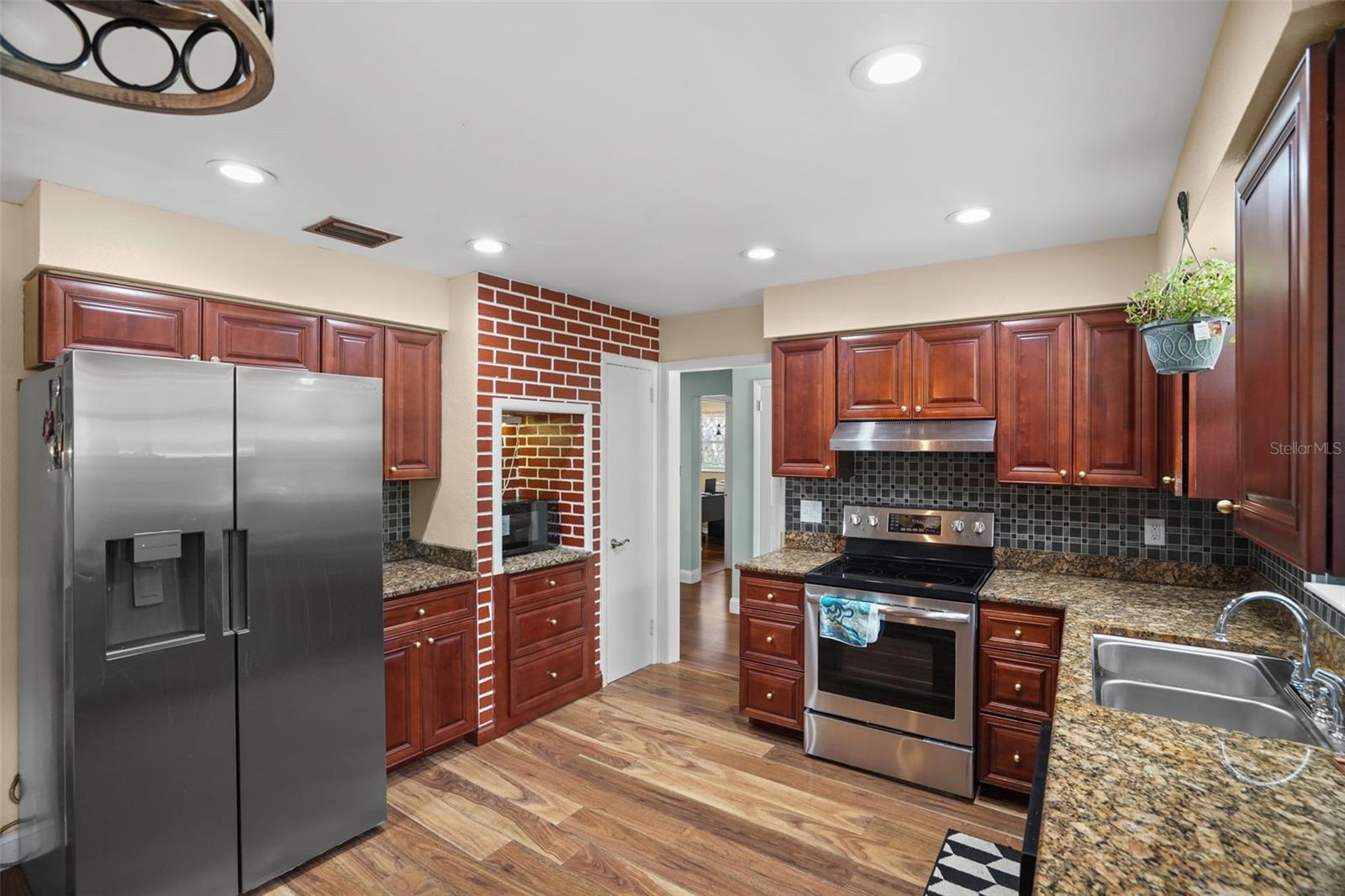 1564 SANTA MONICA DR, DUNEDIN, FL — photo 4