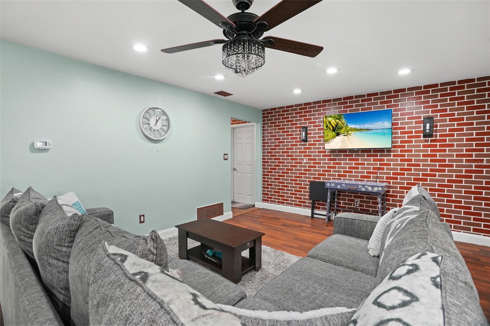 1564 SANTA MONICA DR, DUNEDIN, FL — photo 8