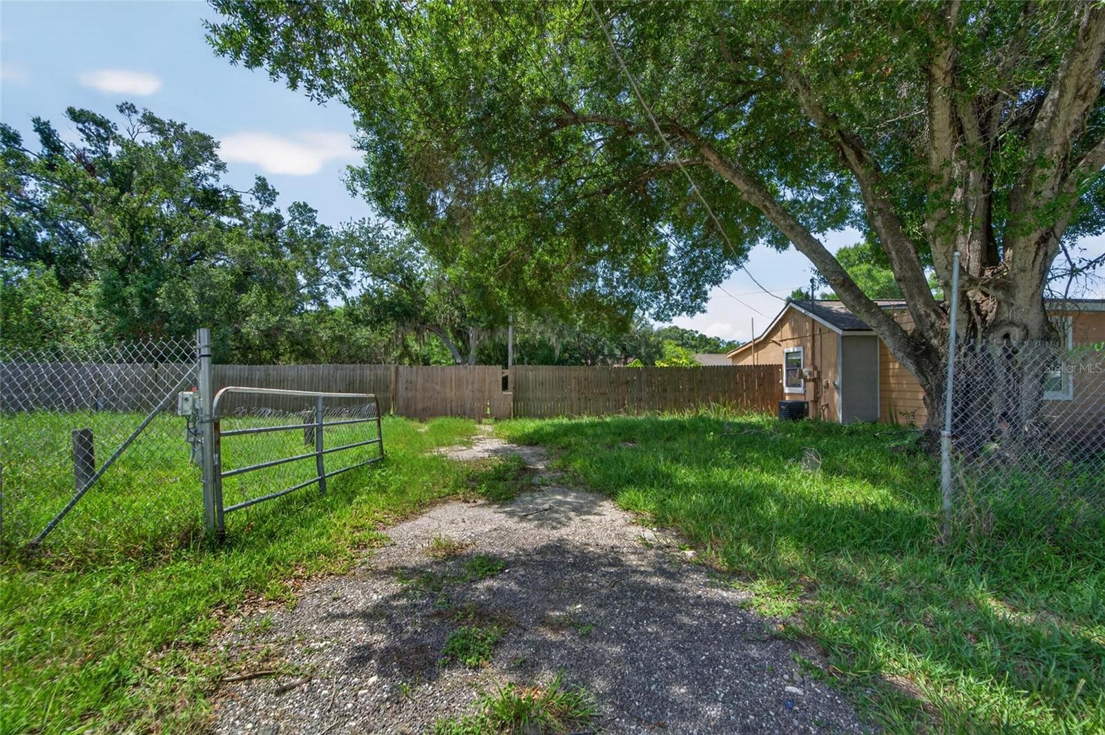 805 E SHELL POINT RD, RUSKIN, FL — photo 5