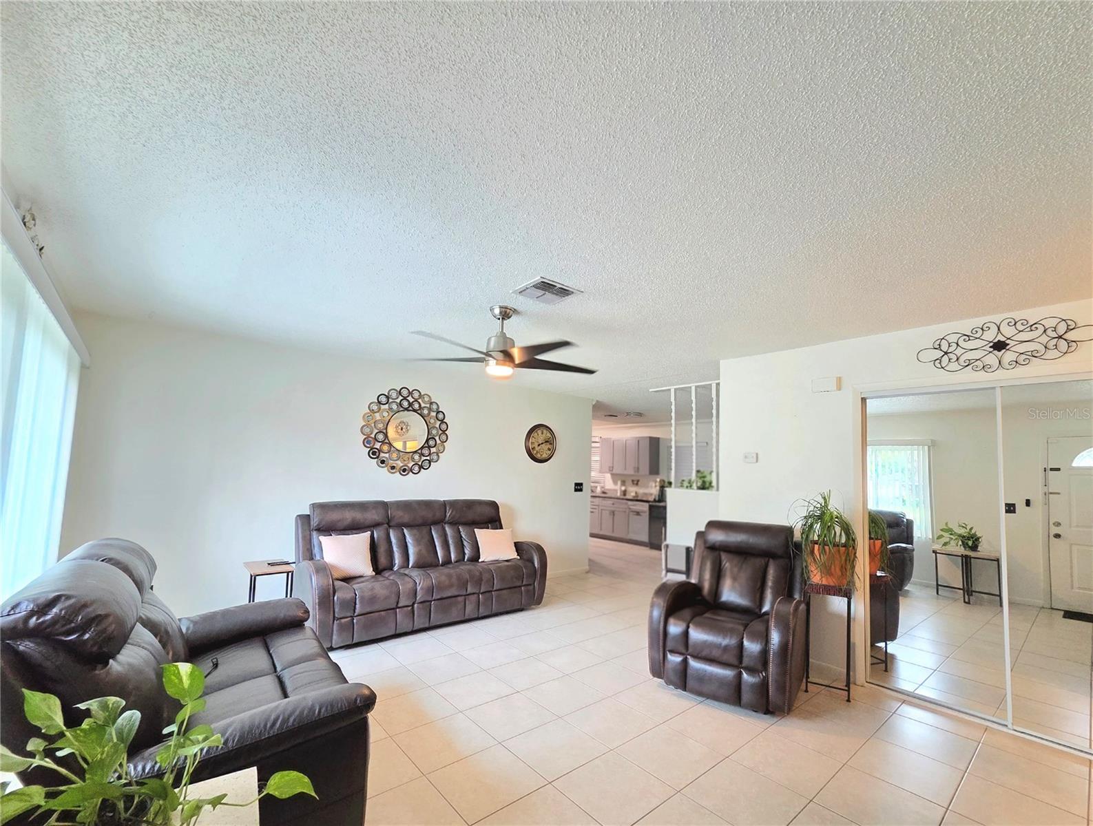 2245 ELIZABETH DR, BRANDON, FL — photo 6