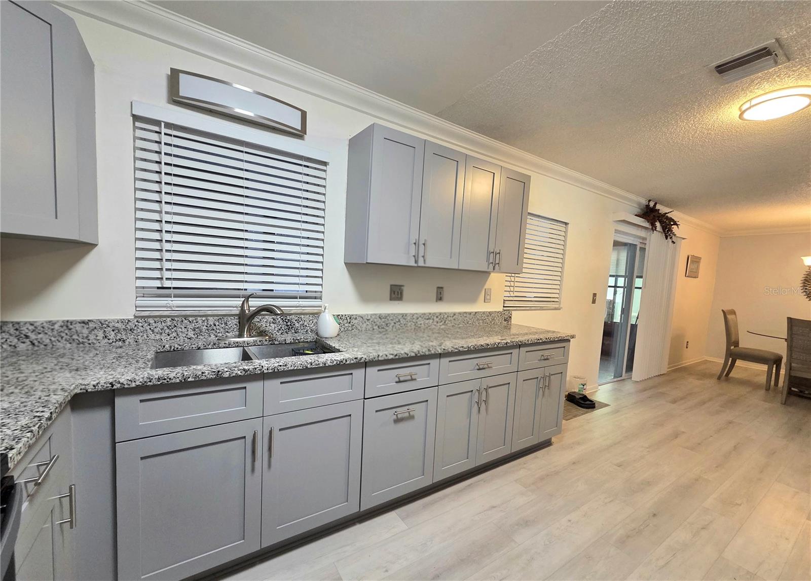 2245 ELIZABETH DR, BRANDON, FL — photo 9