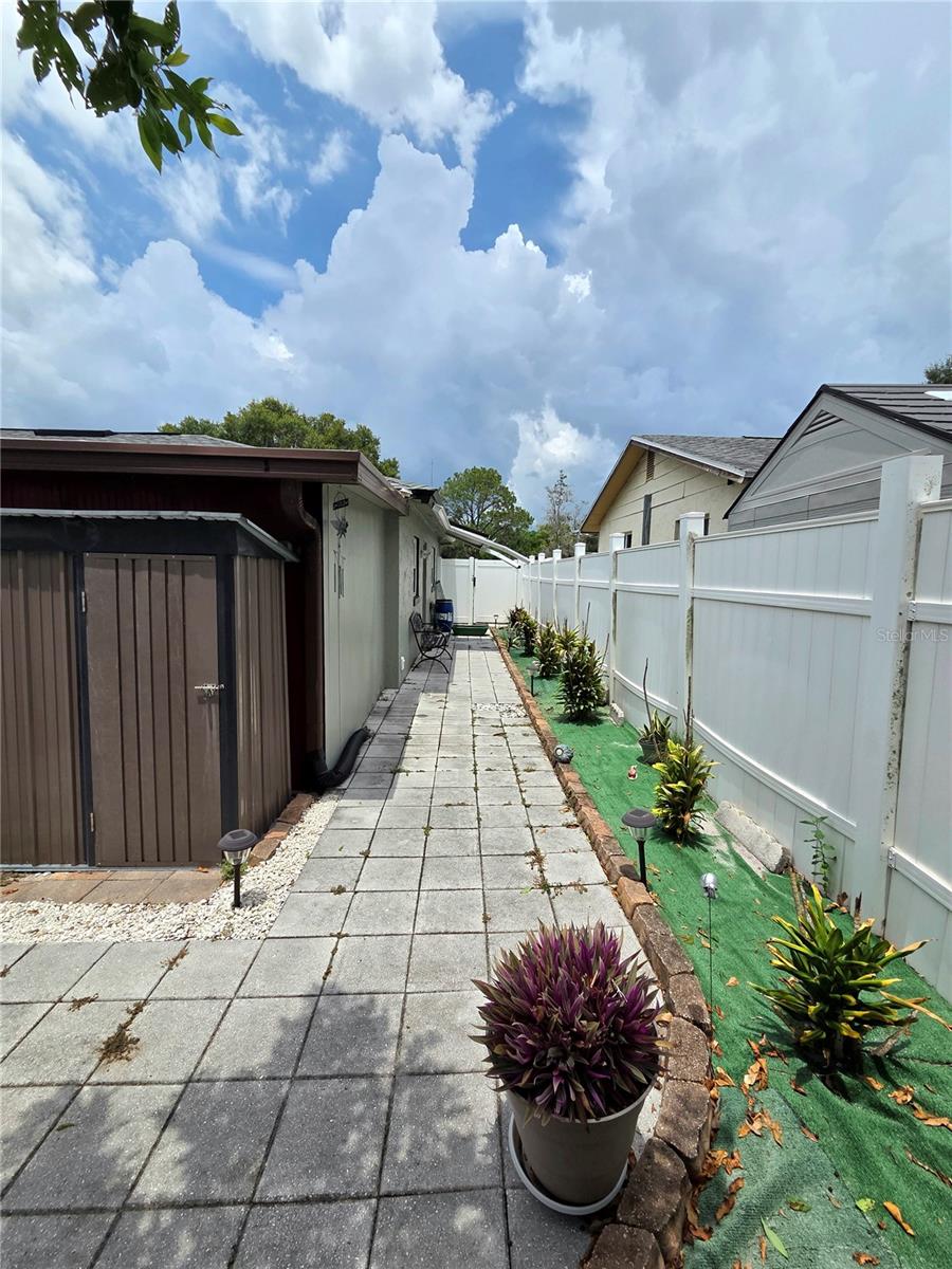 2245 ELIZABETH DR, BRANDON, FL — photo 28