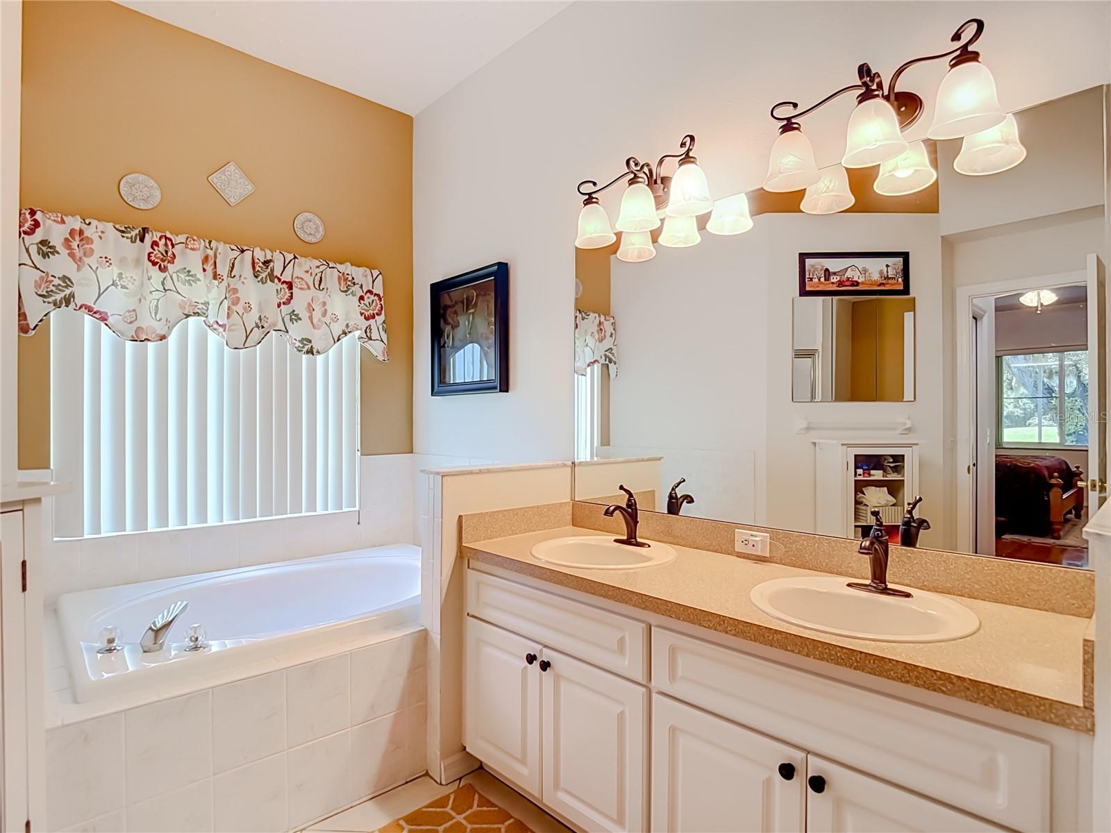 13540 PLANTATION LAKE CIR, HUDSON, FL — photo 25