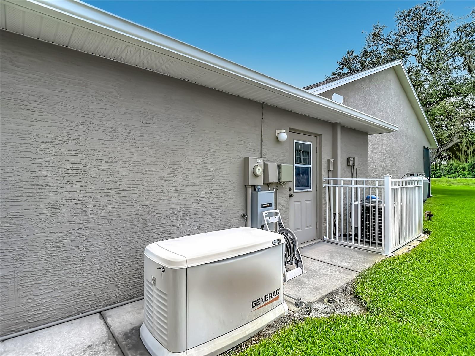 13540 PLANTATION LAKE CIR, HUDSON, FL — photo 49