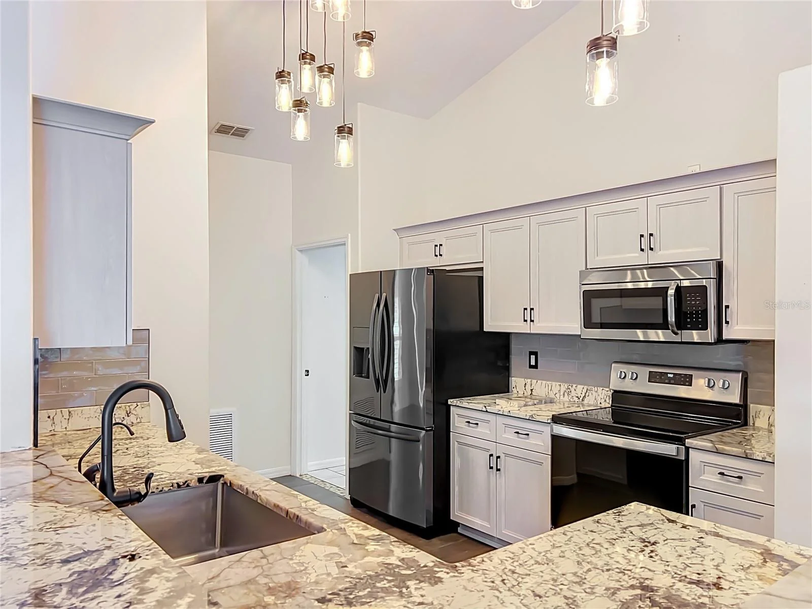 9418 MEADOW CREST LN, CLERMONT, FL — photo 25