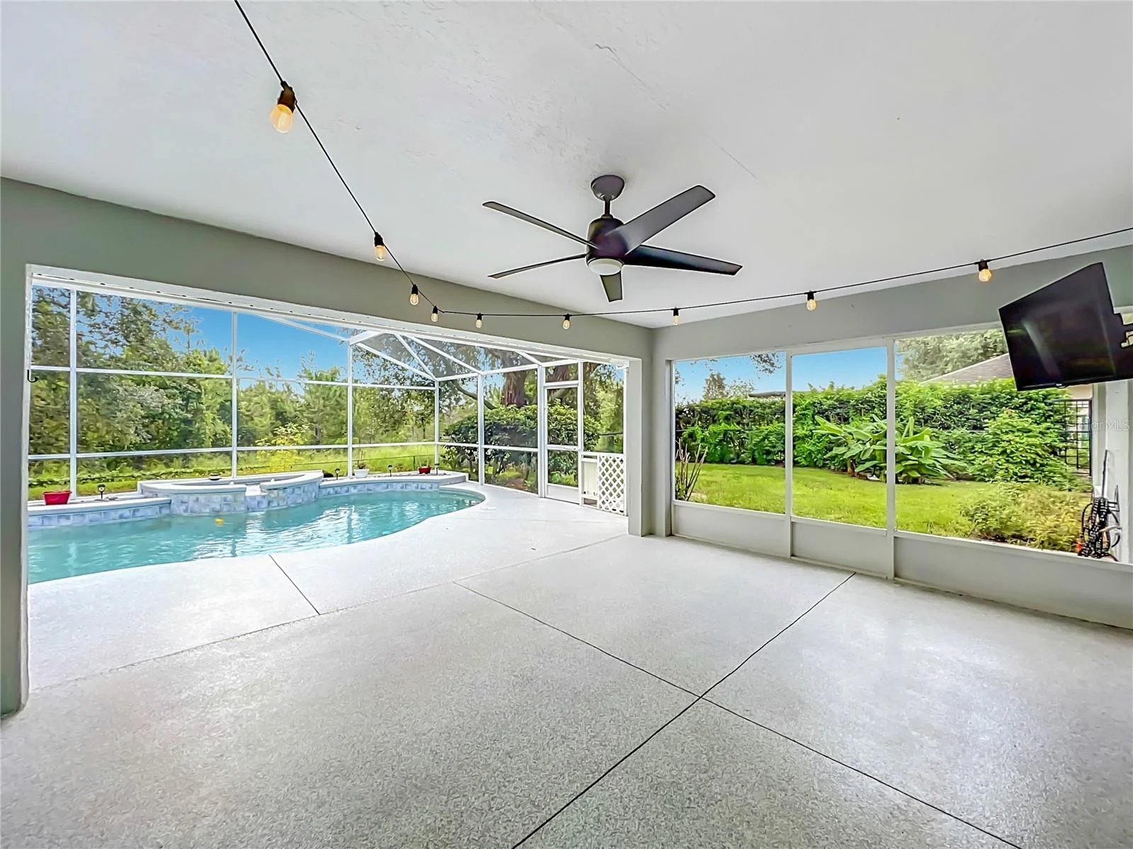 9418 MEADOW CREST LN, CLERMONT, FL — photo 43
