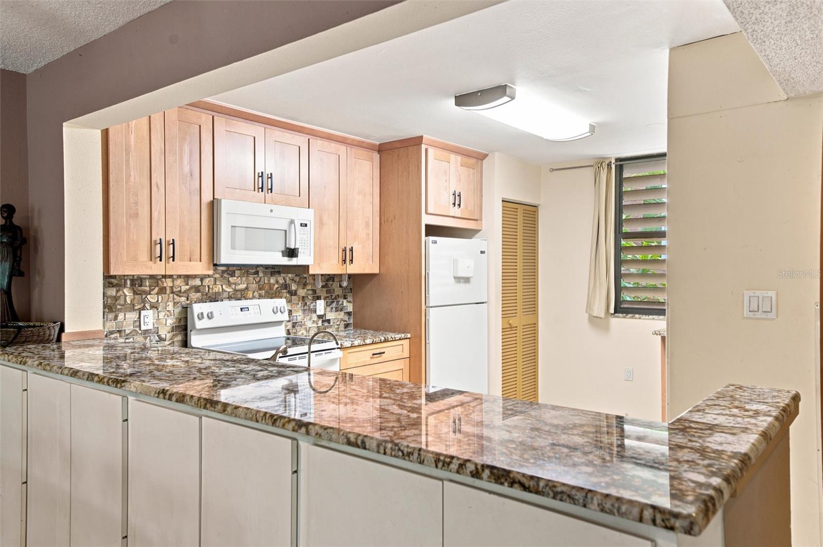 240 SHERWOOD DR, BRADENTON, FL — photo 6