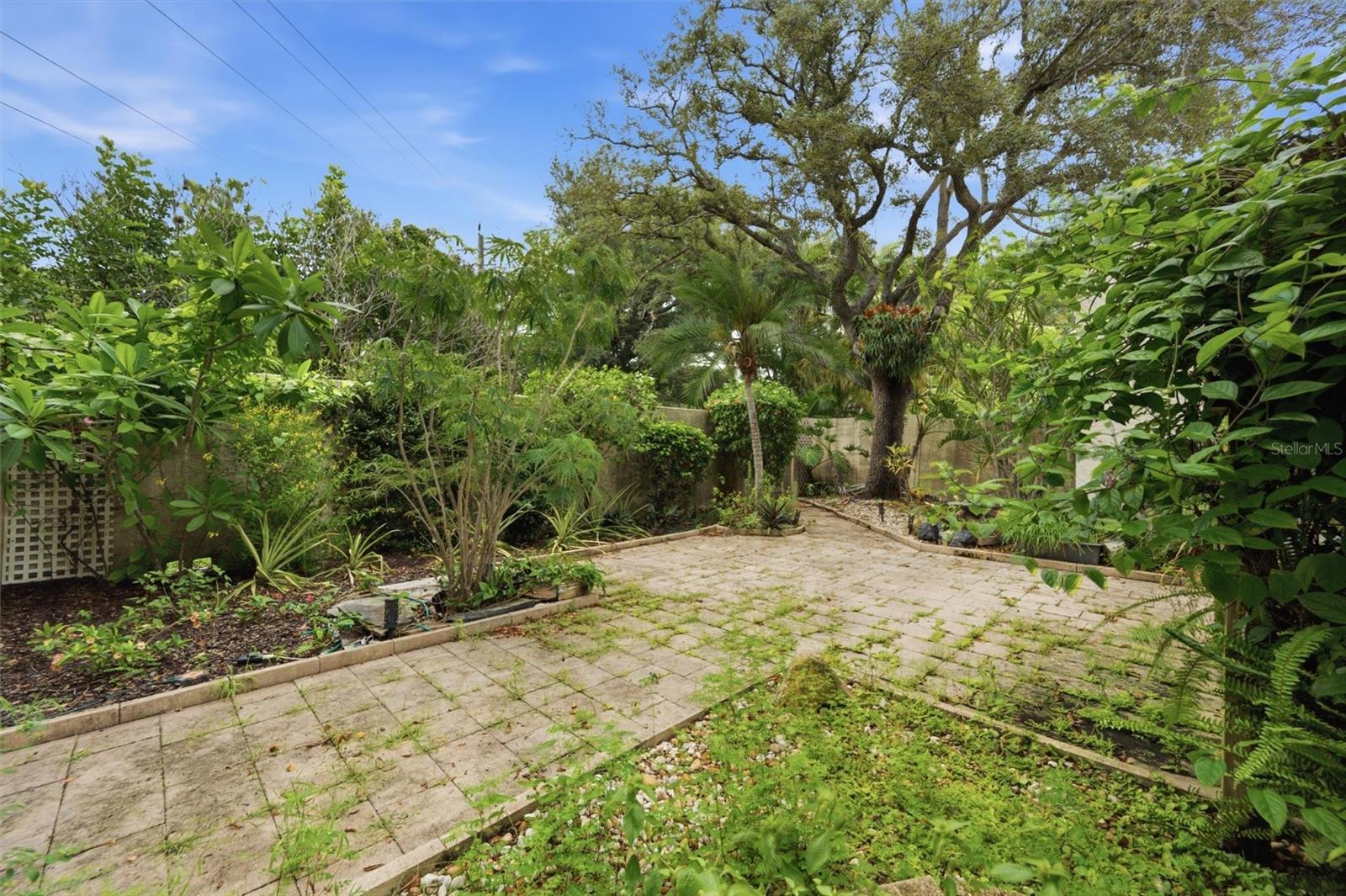 240 SHERWOOD DR, BRADENTON, FL — photo 31
