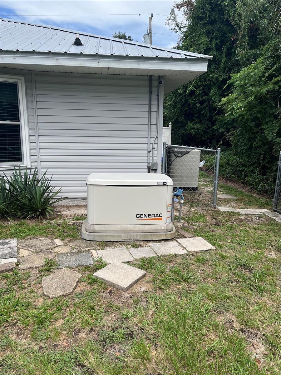 2392 SE 175TH TERRACE RD, SILVER SPRINGS, FL — photo 3