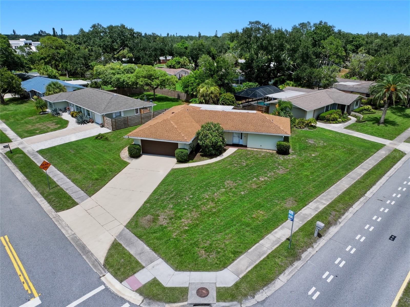 2711 GULF GATE DR, SARASOTA, FL