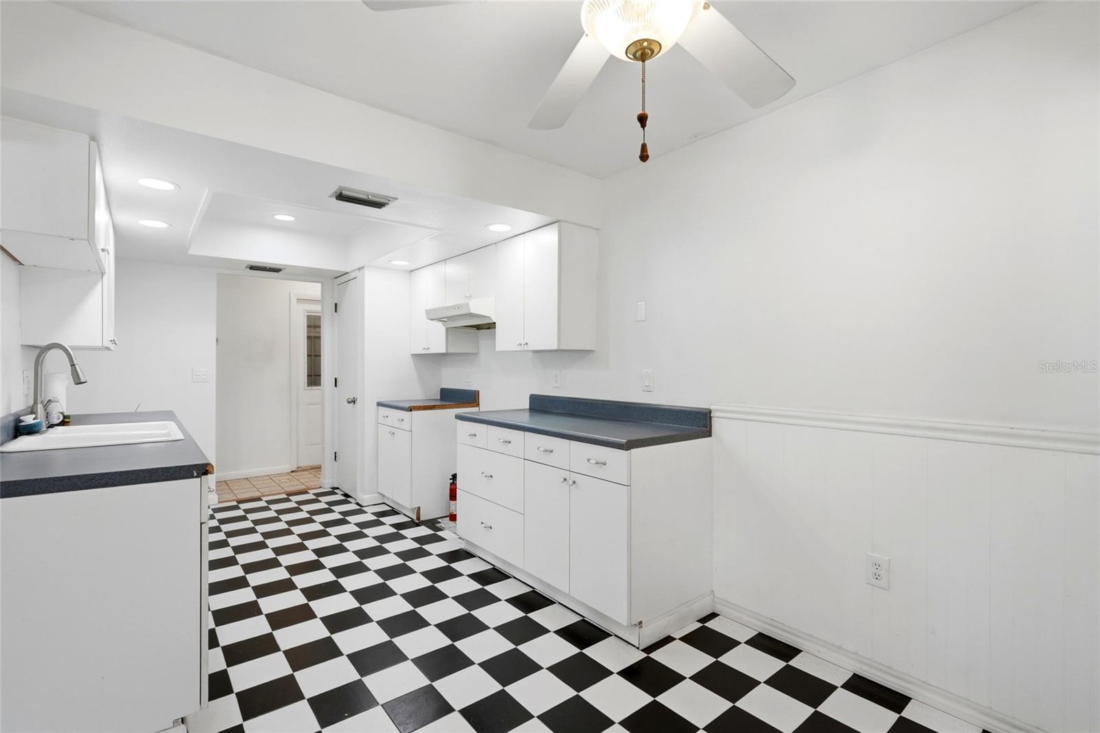 2711 GULF GATE DR, SARASOTA, FL — photo 11