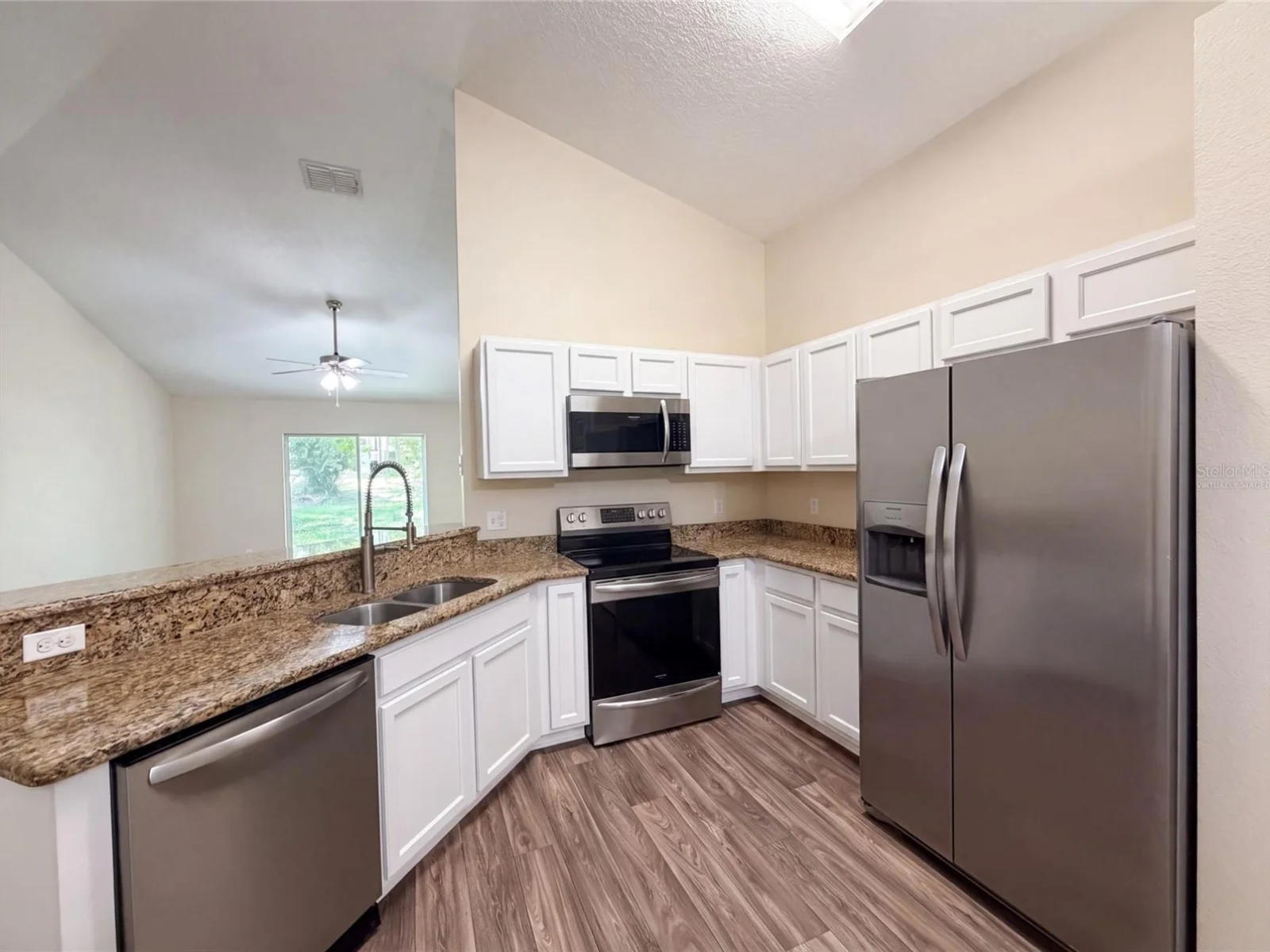 33137 IRONGATE DR, LEESBURG, FL — photo 2