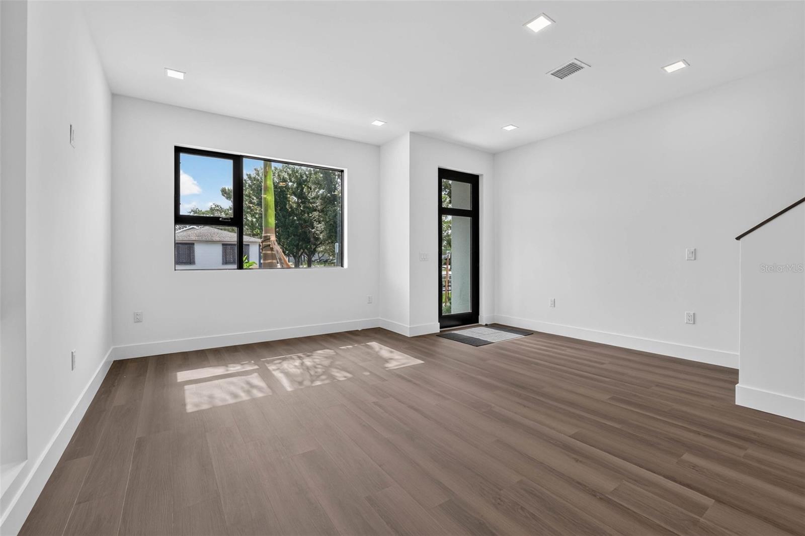 100 36TH ST N, ST PETERSBURG, FL — photo 13
