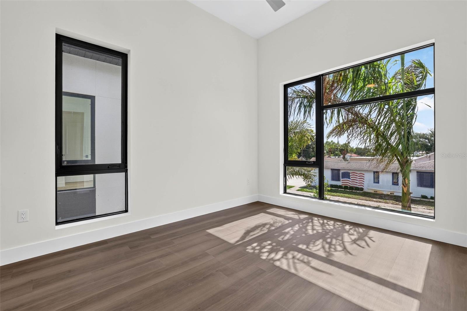 100 36TH ST N, ST PETERSBURG, FL — photo 14