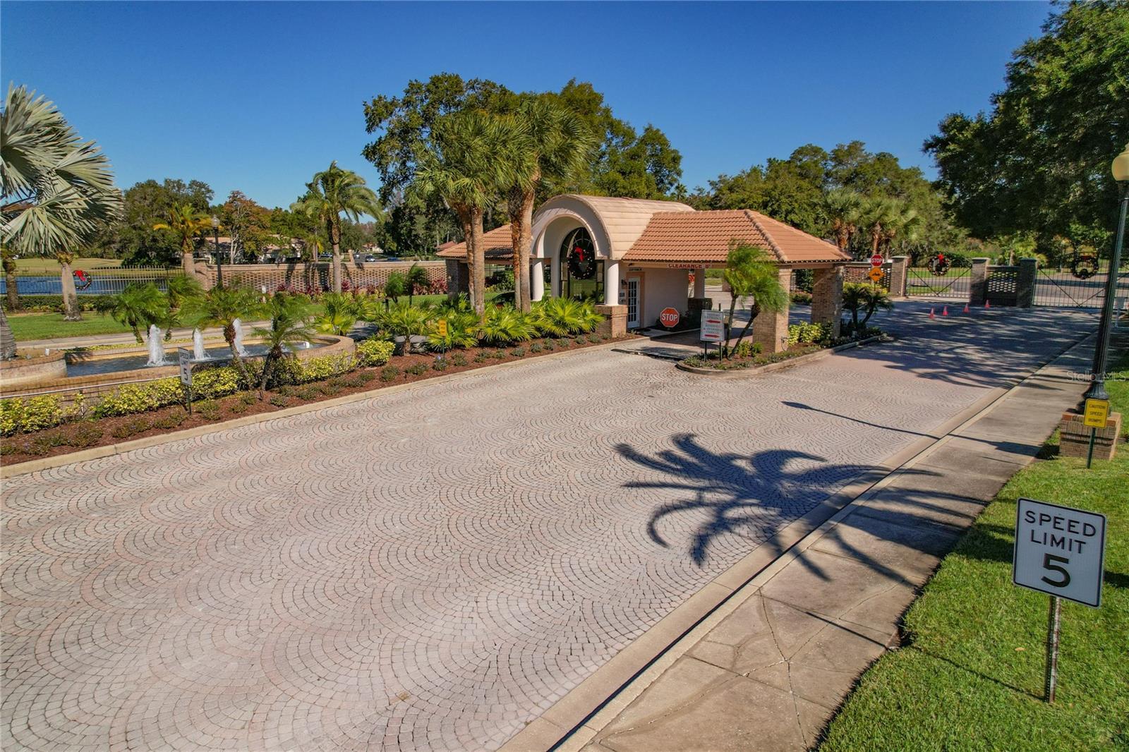 1063 DARTFORD DR, TARPON SPRINGS, FL — photo 55