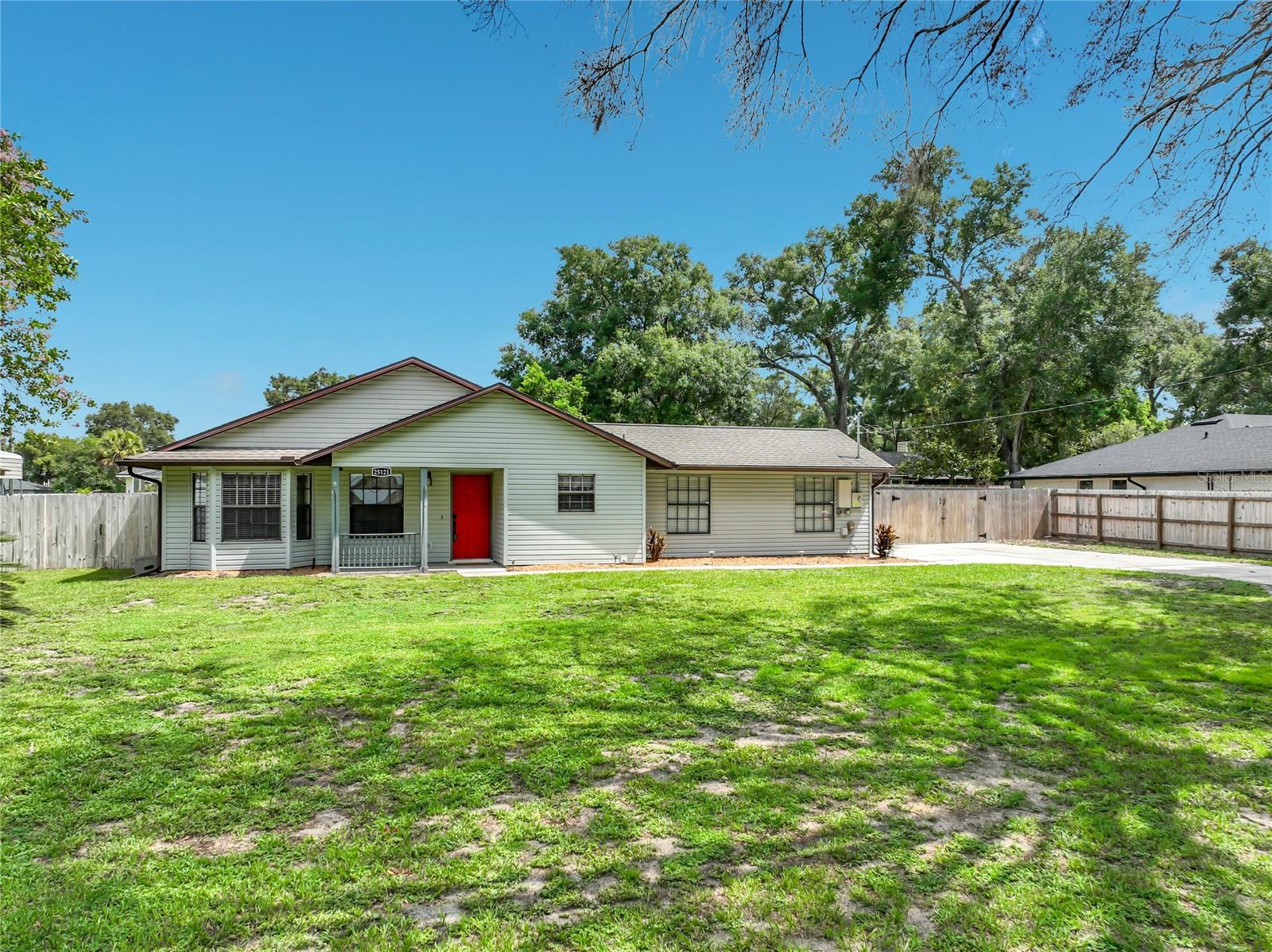 25121 ALGONQUIN AVE, SORRENTO, FL