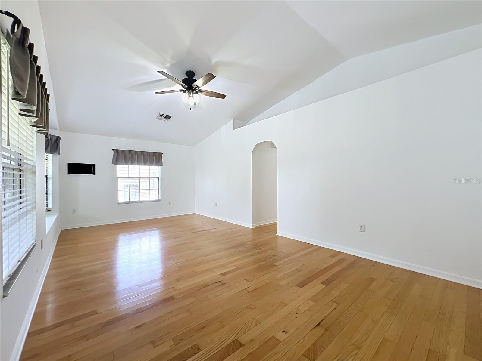 25121 ALGONQUIN AVE, SORRENTO, FL — photo 6