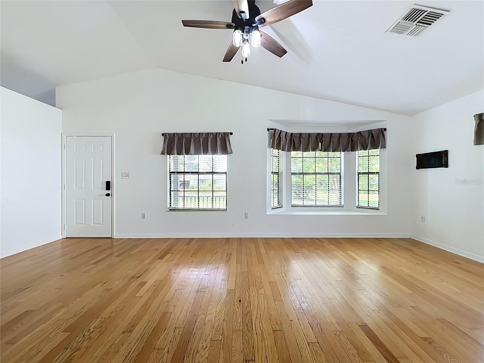 25121 ALGONQUIN AVE, SORRENTO, FL — photo 8