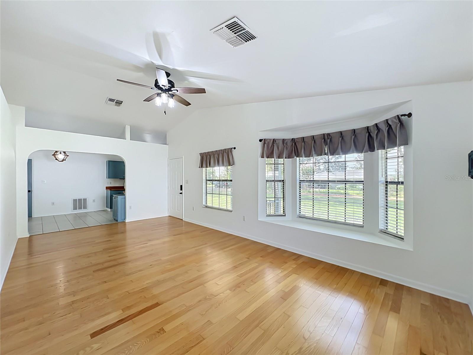 25121 ALGONQUIN AVE, SORRENTO, FL — photo 9