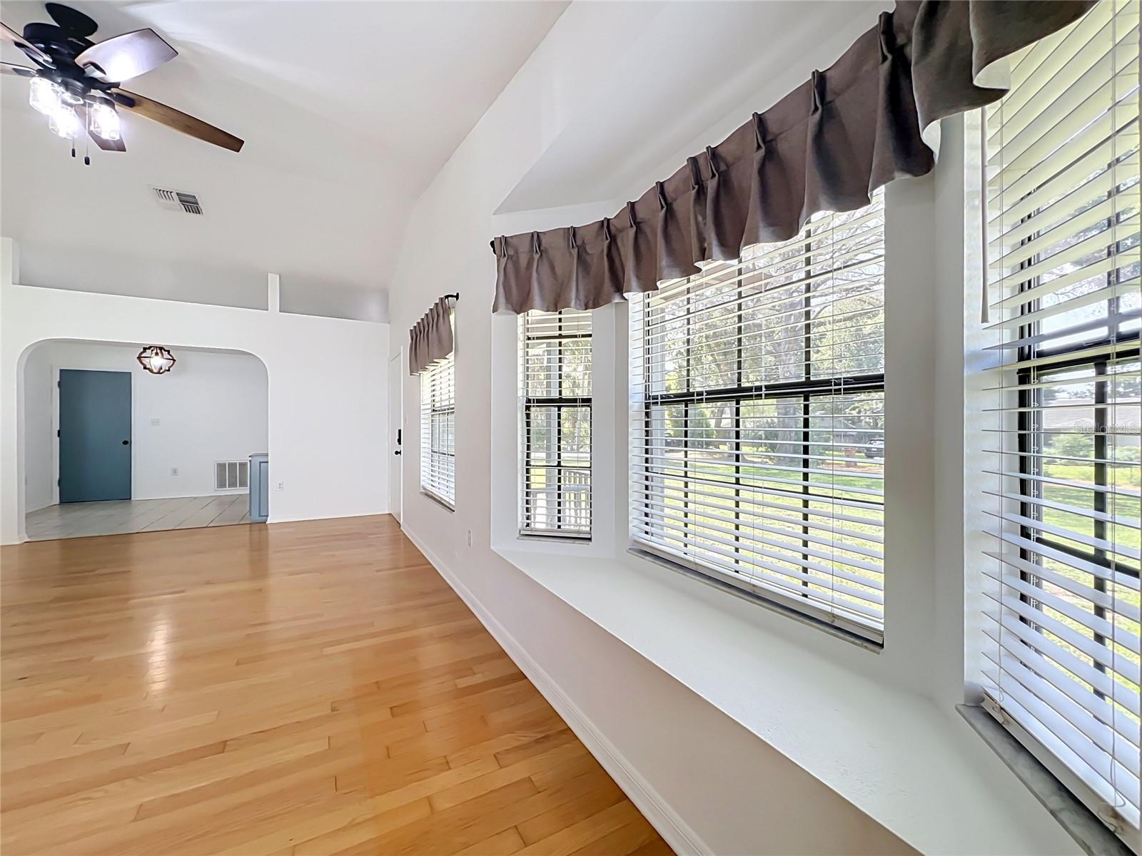 25121 ALGONQUIN AVE, SORRENTO, FL — photo 10