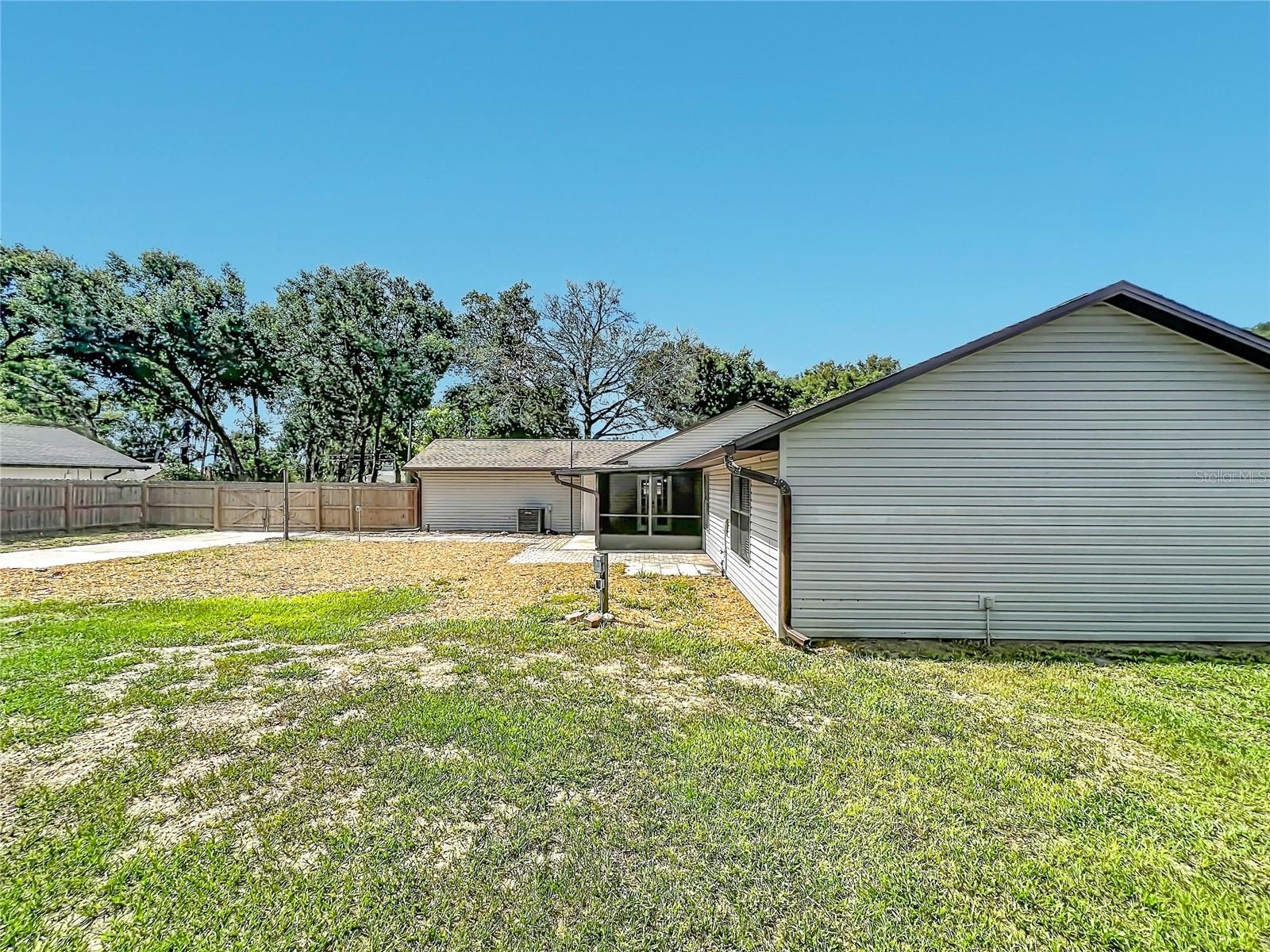 25121 ALGONQUIN AVE, SORRENTO, FL — photo 51