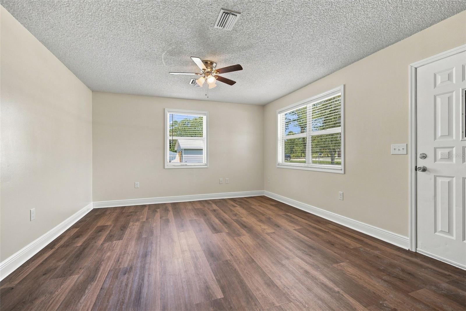 10380 GOLDEN AVE, WEEKI WACHEE, FL — photo 5