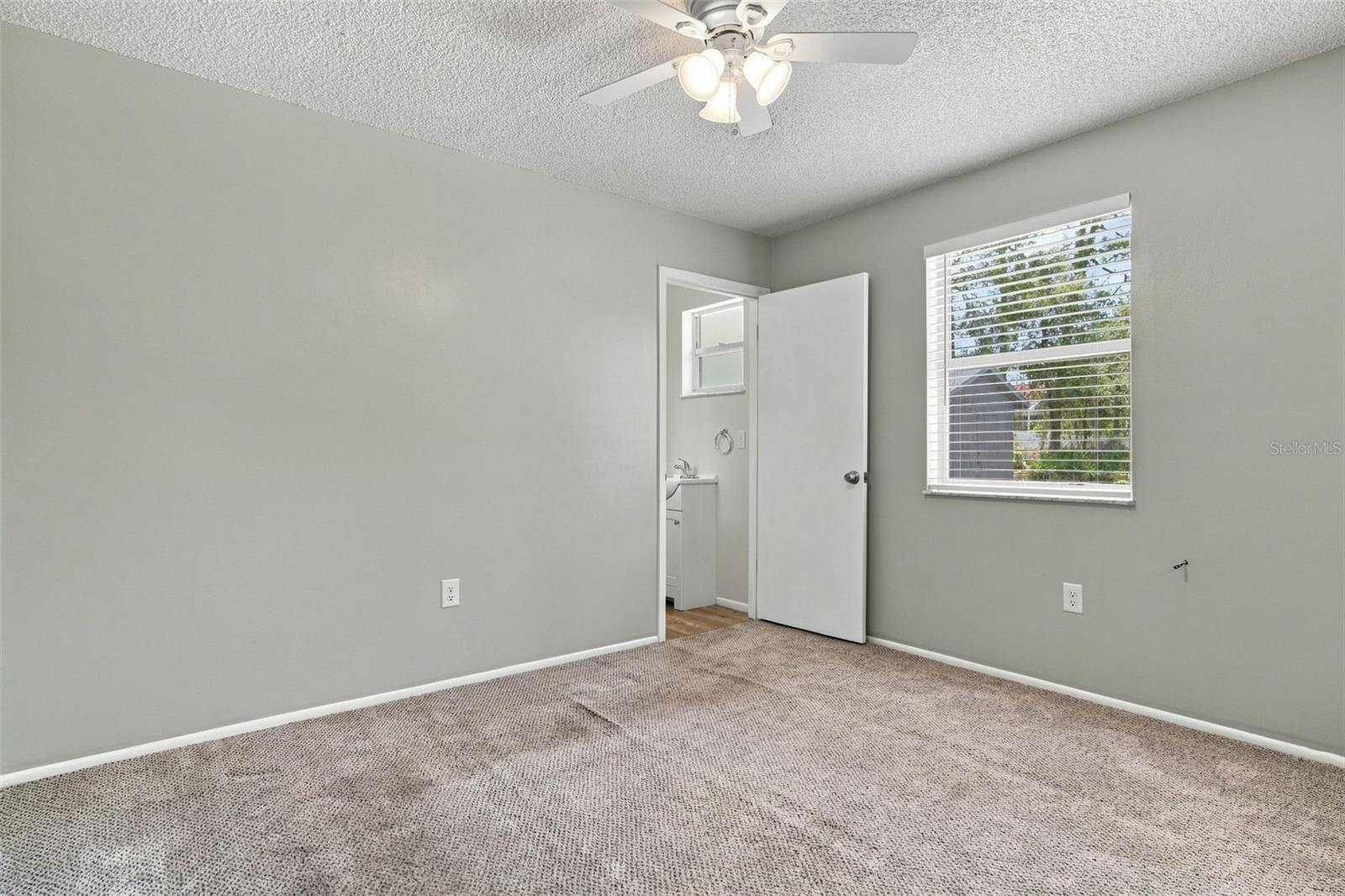 10380 GOLDEN AVE, WEEKI WACHEE, FL — photo 6