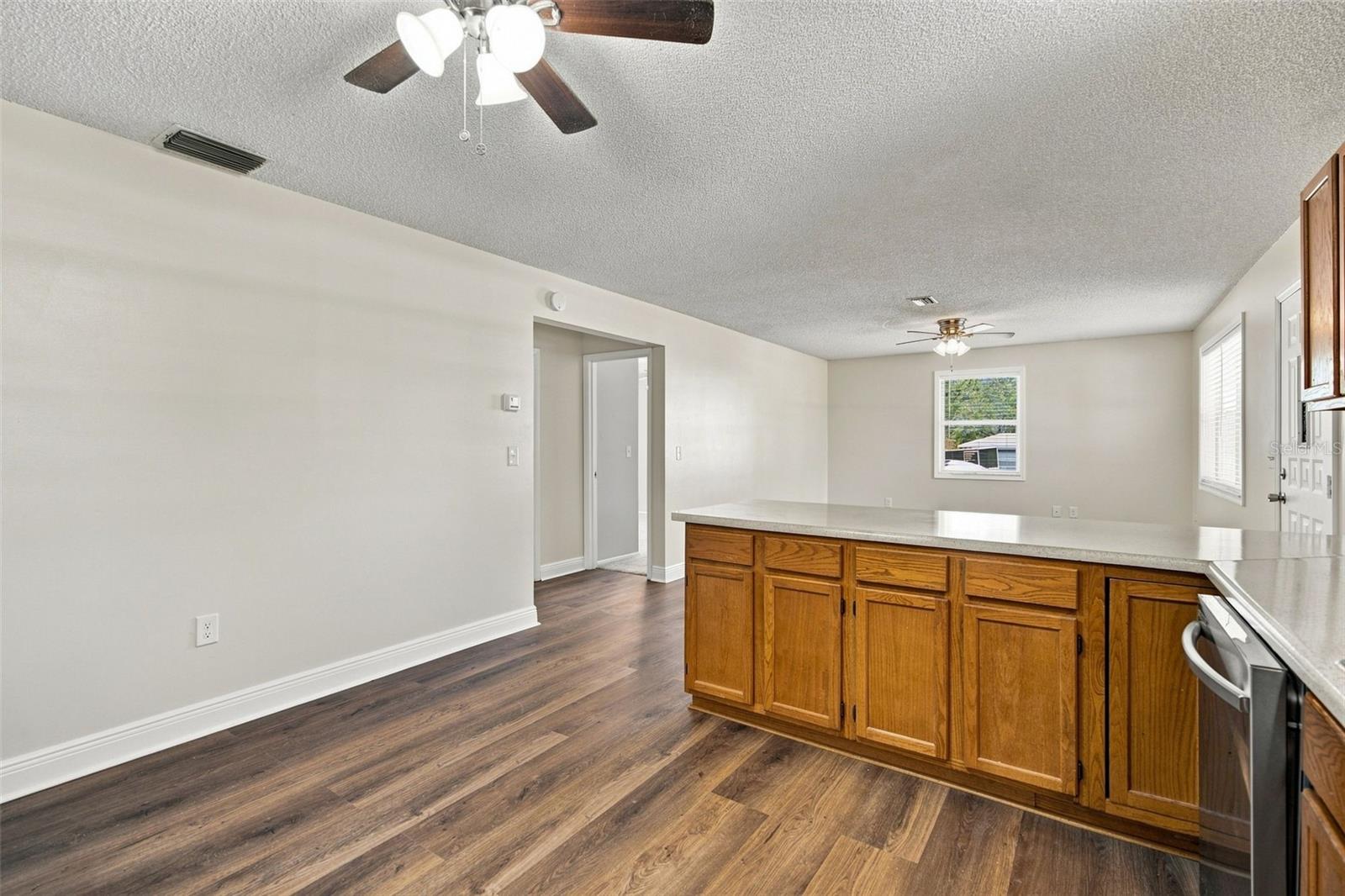 10380 GOLDEN AVE, WEEKI WACHEE, FL — photo 16