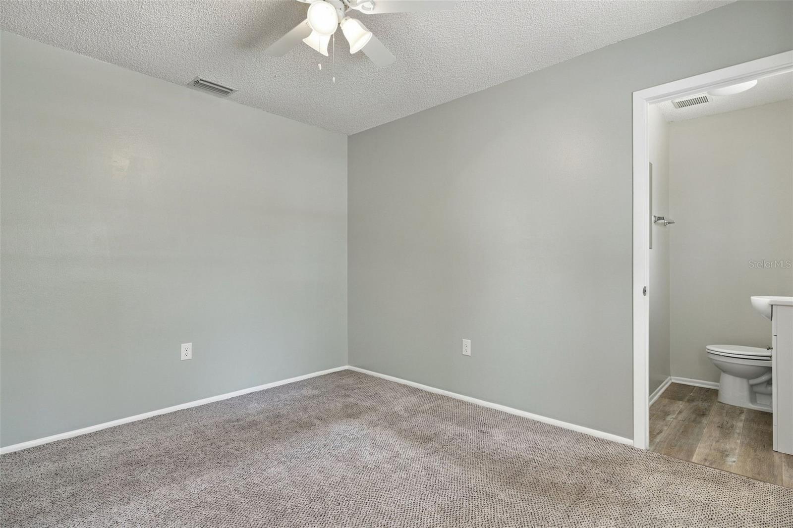 10380 GOLDEN AVE, WEEKI WACHEE, FL — photo 20