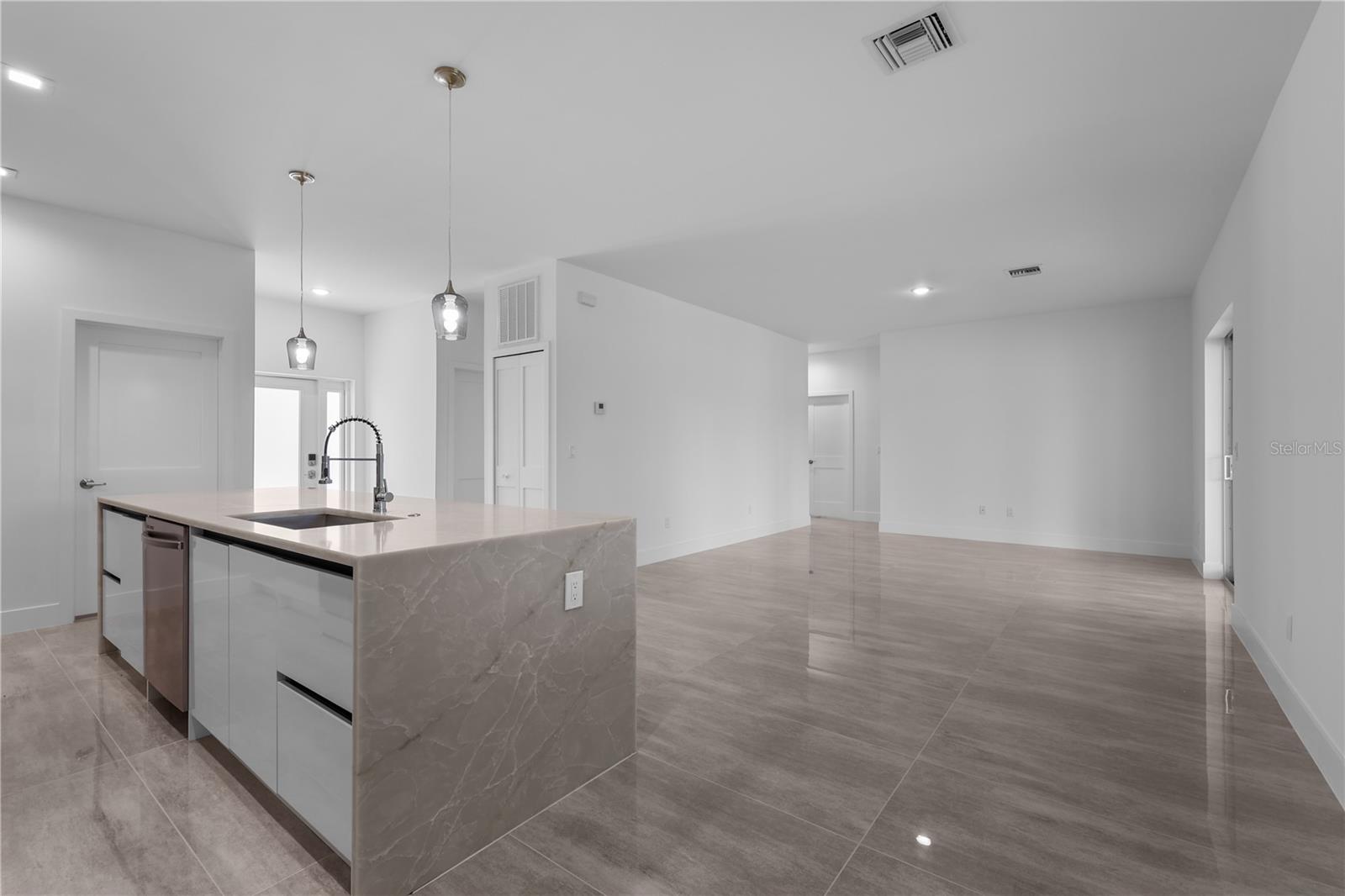 828 GENOA AVE S, LEHIGH ACRES, FL — photo 9