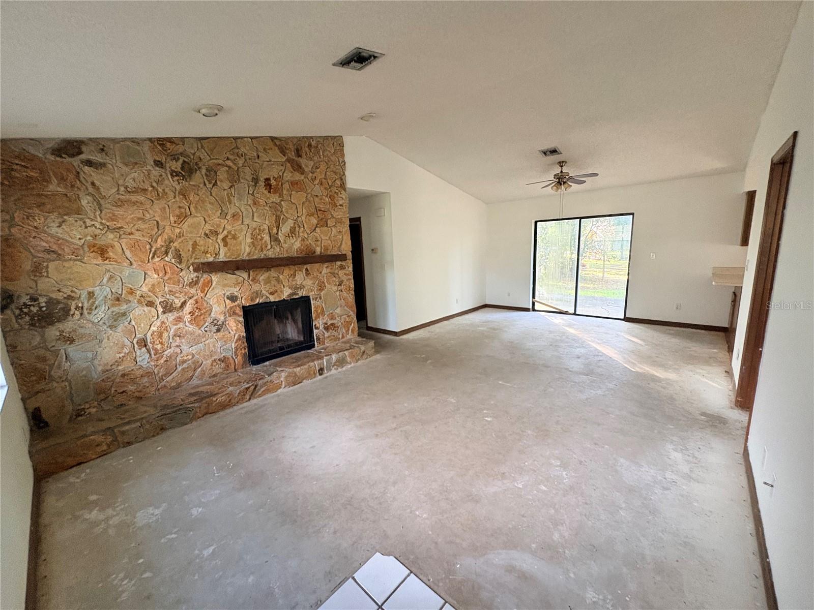 3625 NE 18TH CT, OCALA, FL — photo 2