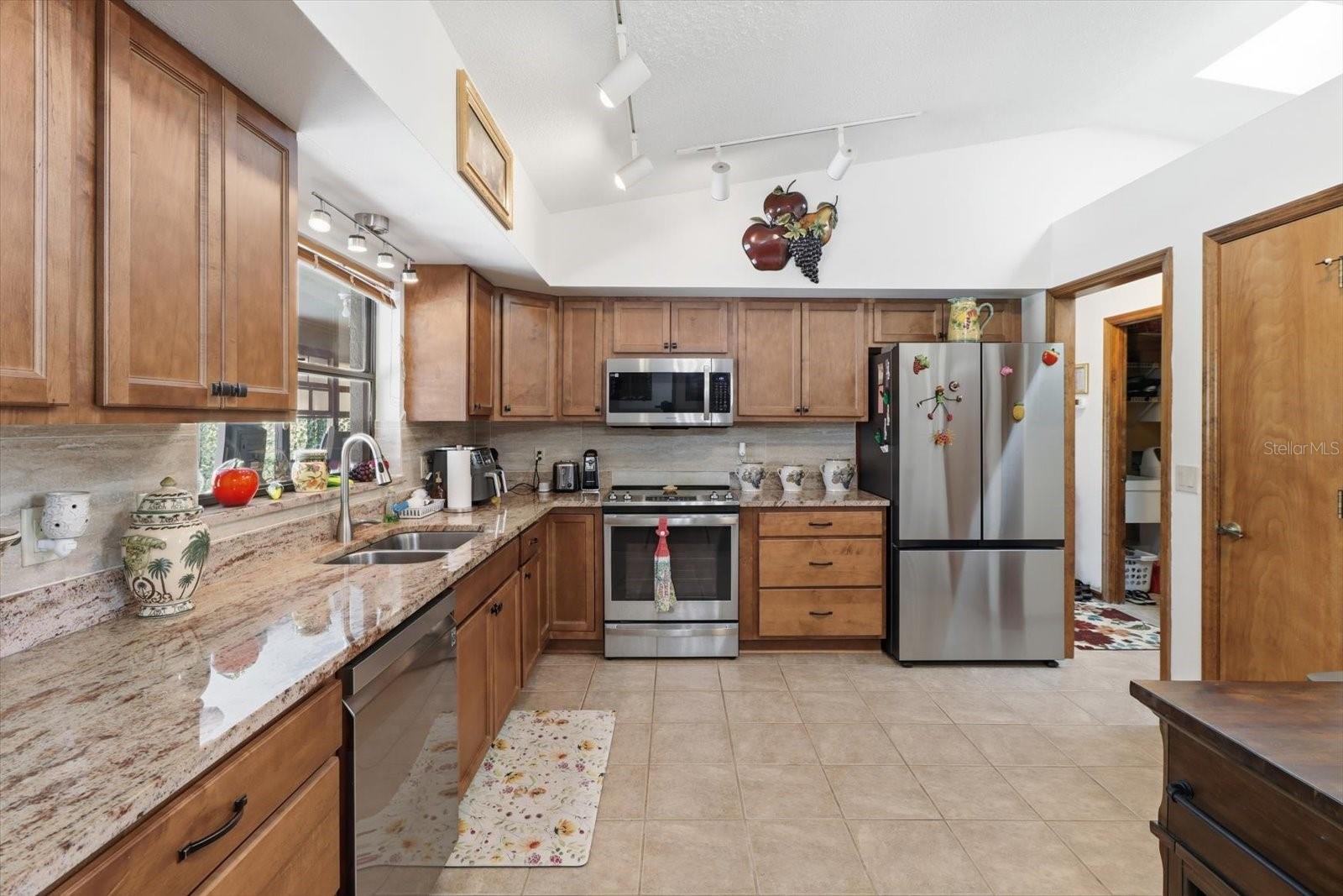 1900 W ALHAMBRA DR, CITRUS SPRINGS, FL — photo 12