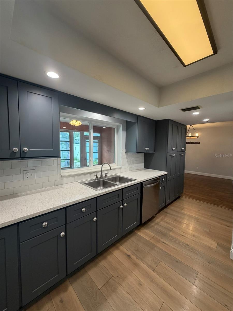 3753 15TH AVE N, ST PETERSBURG, FL — photo 3