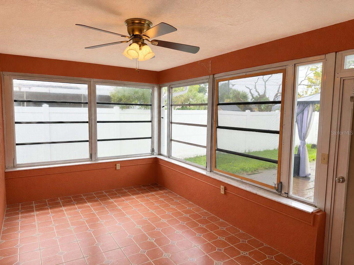 3753 15TH AVE N, ST PETERSBURG, FL — photo 11