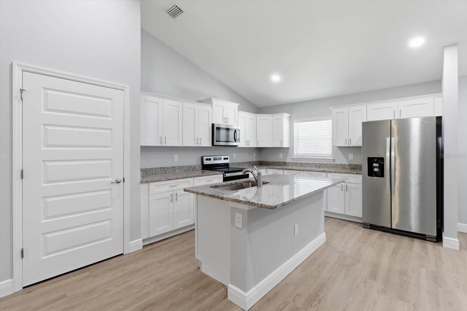 9198/9200 N PEACHTREE WAY, CITRUS SPRINGS, FL — photo 6