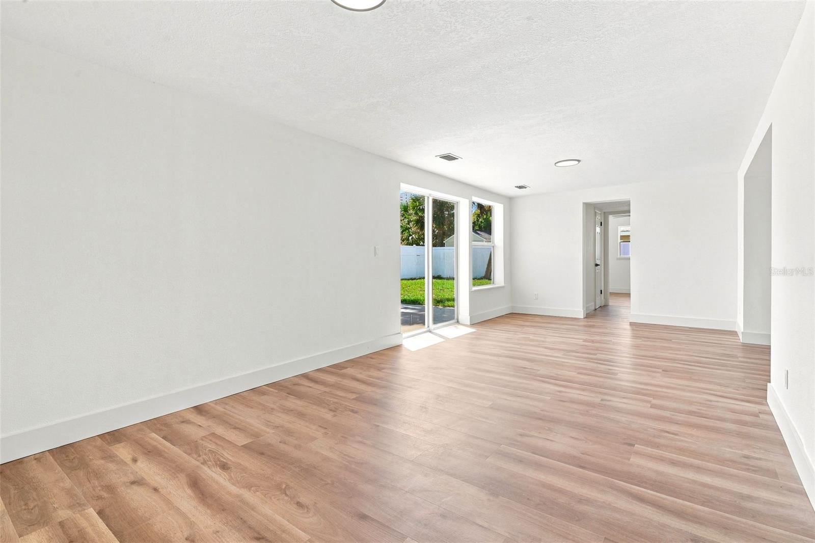 2542 W CORAL WAY, DAYTONA BEACH, FL — photo 15