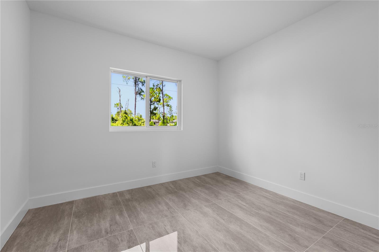 1142 DUTCHESS ST E, LEHIGH ACRES, FL — photo 37