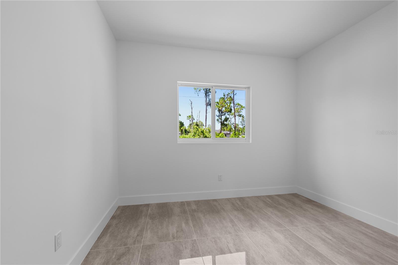 1142 DUTCHESS ST E, LEHIGH ACRES, FL — photo 38