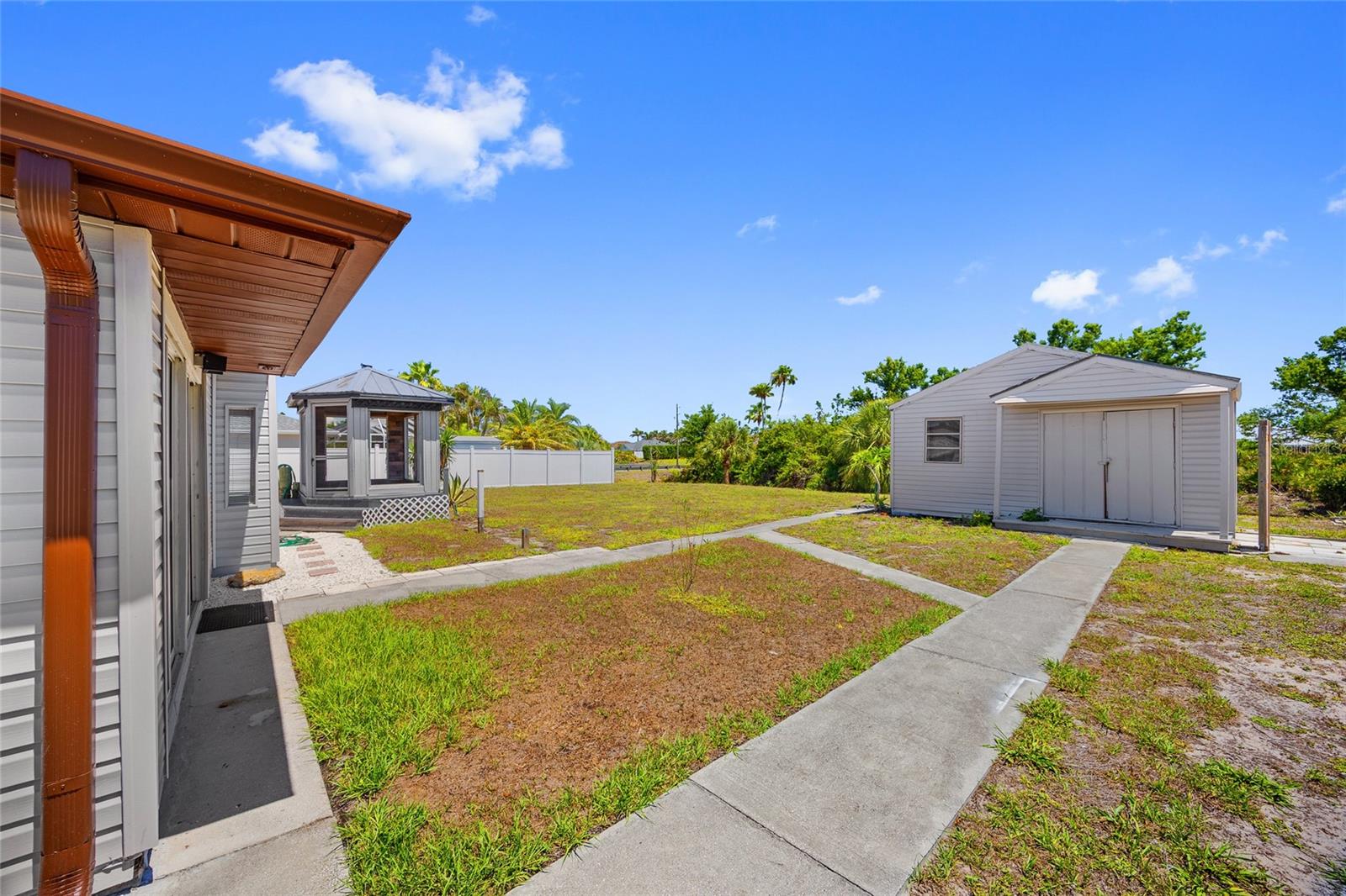 10517 GREENWAY AVE, ENGLEWOOD, FL — photo 34