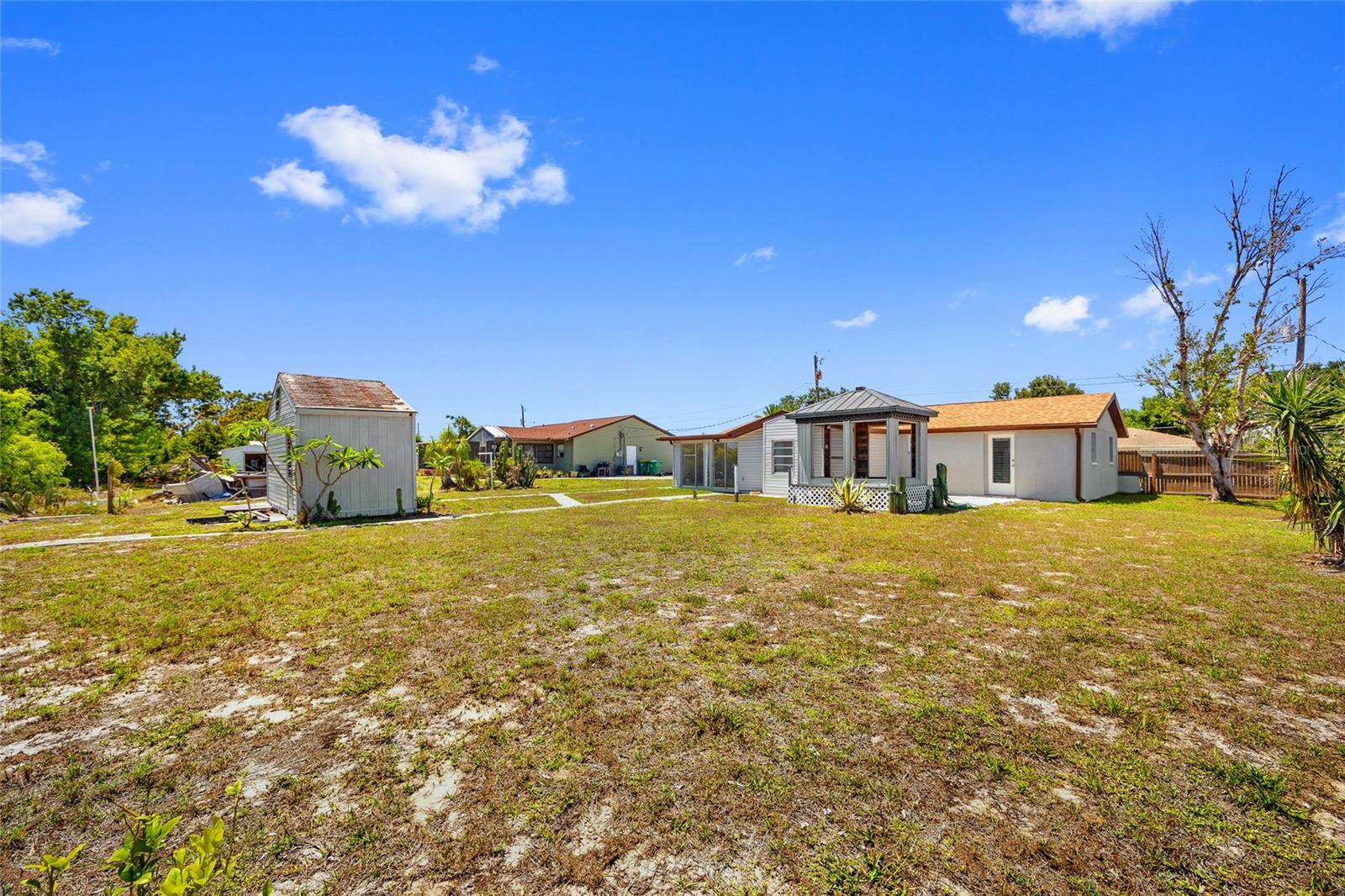 10517 GREENWAY AVE, ENGLEWOOD, FL — photo 35