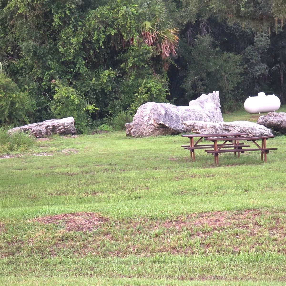 200 RED FOX DR, SEBRING, FL — photo 5
