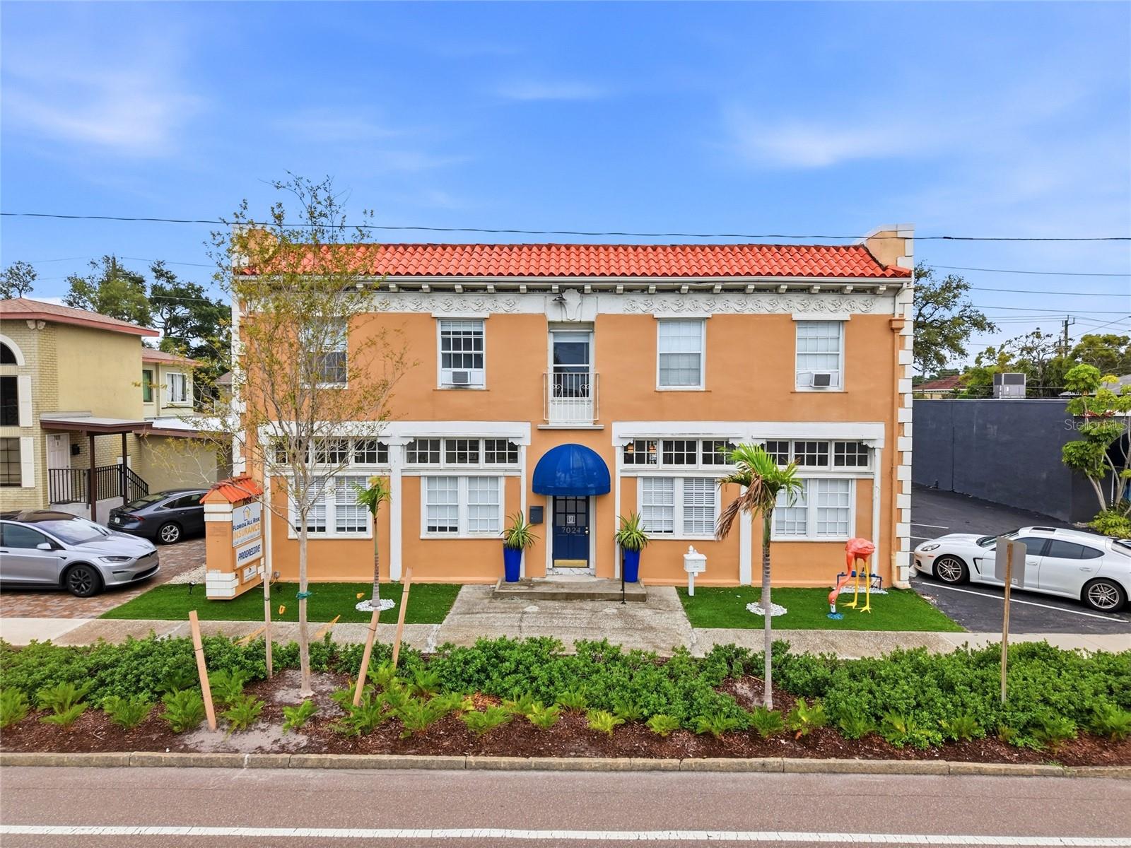 7024 CENTRAL AVE, ST PETERSBURG, FL