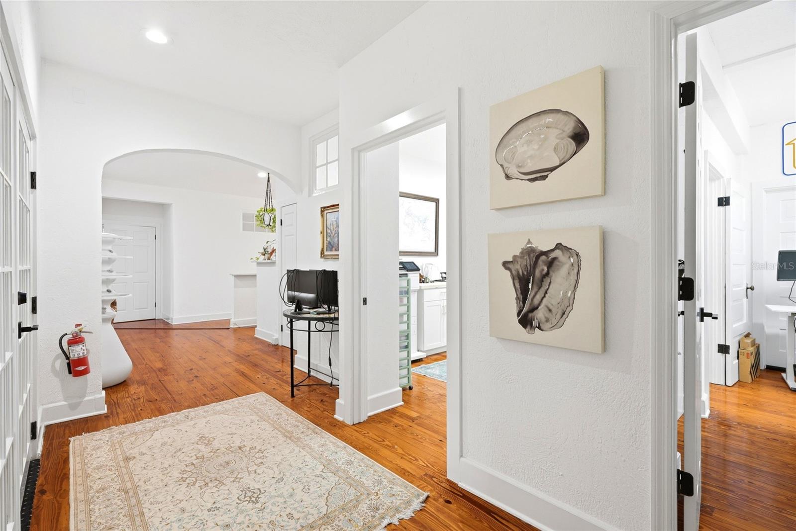 7024 CENTRAL AVE, ST PETERSBURG, FL — photo 16