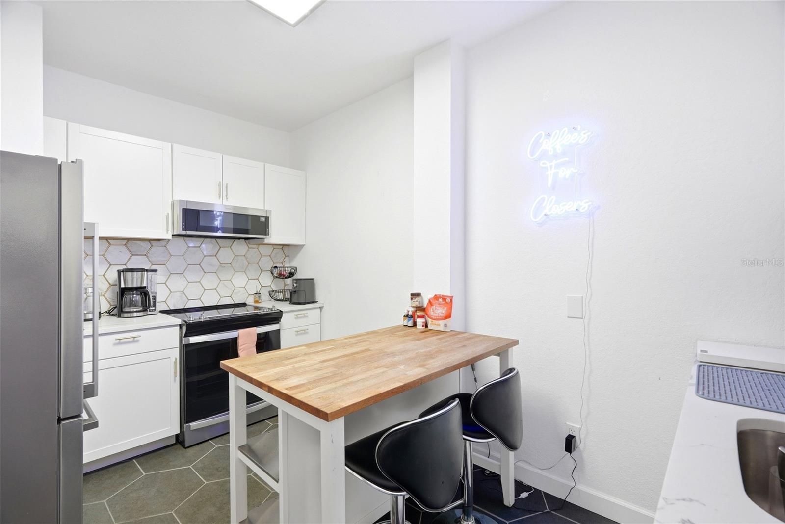 7024 CENTRAL AVE, ST PETERSBURG, FL — photo 21