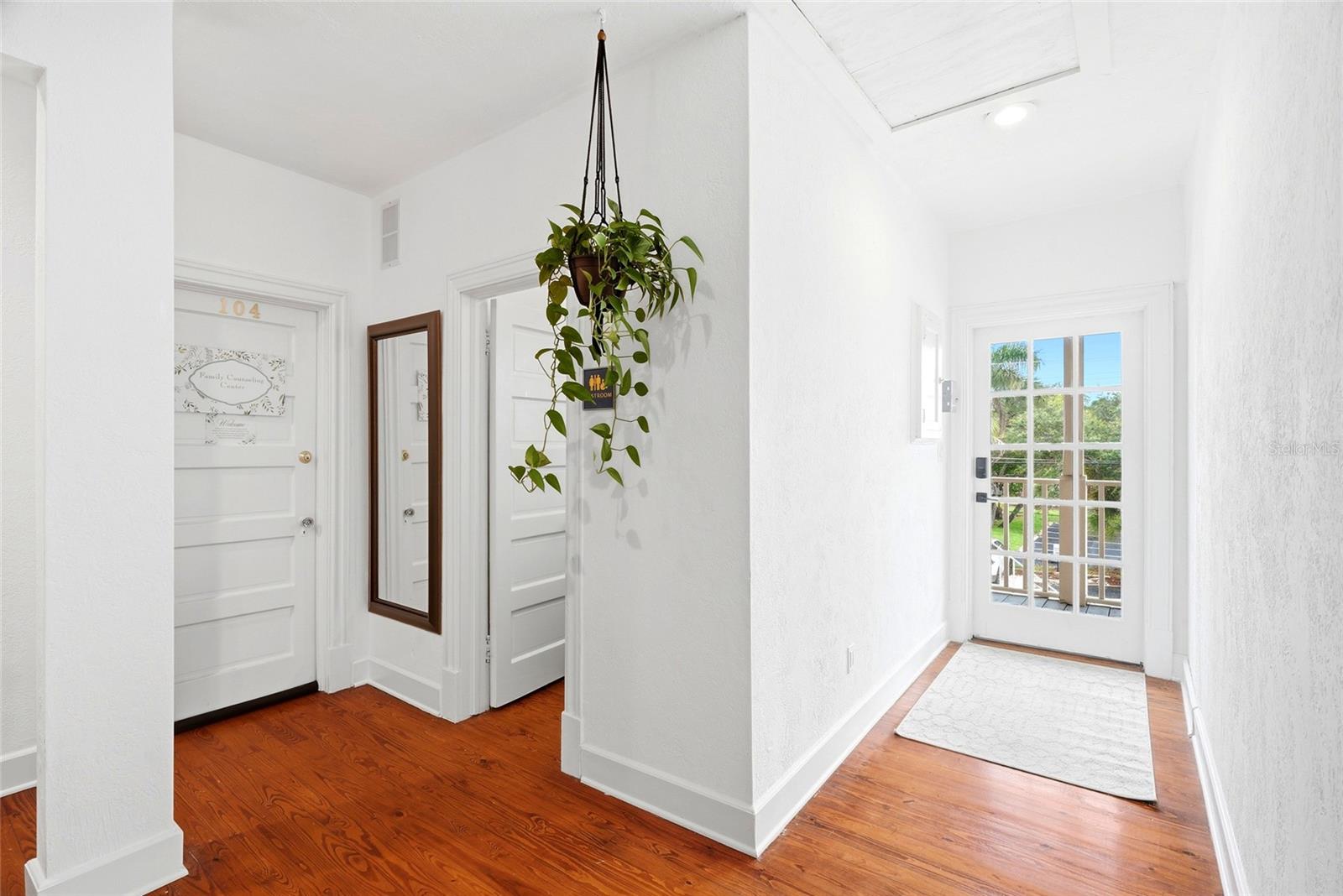 7024 CENTRAL AVE, ST PETERSBURG, FL — photo 36