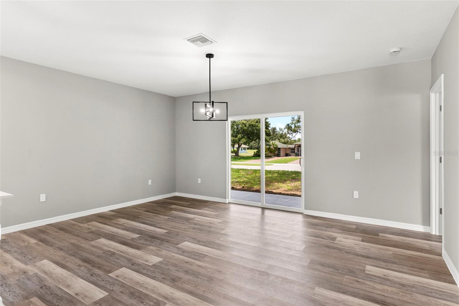 110 FRIENDLY CIR #1, SEBRING, FL — photo 36