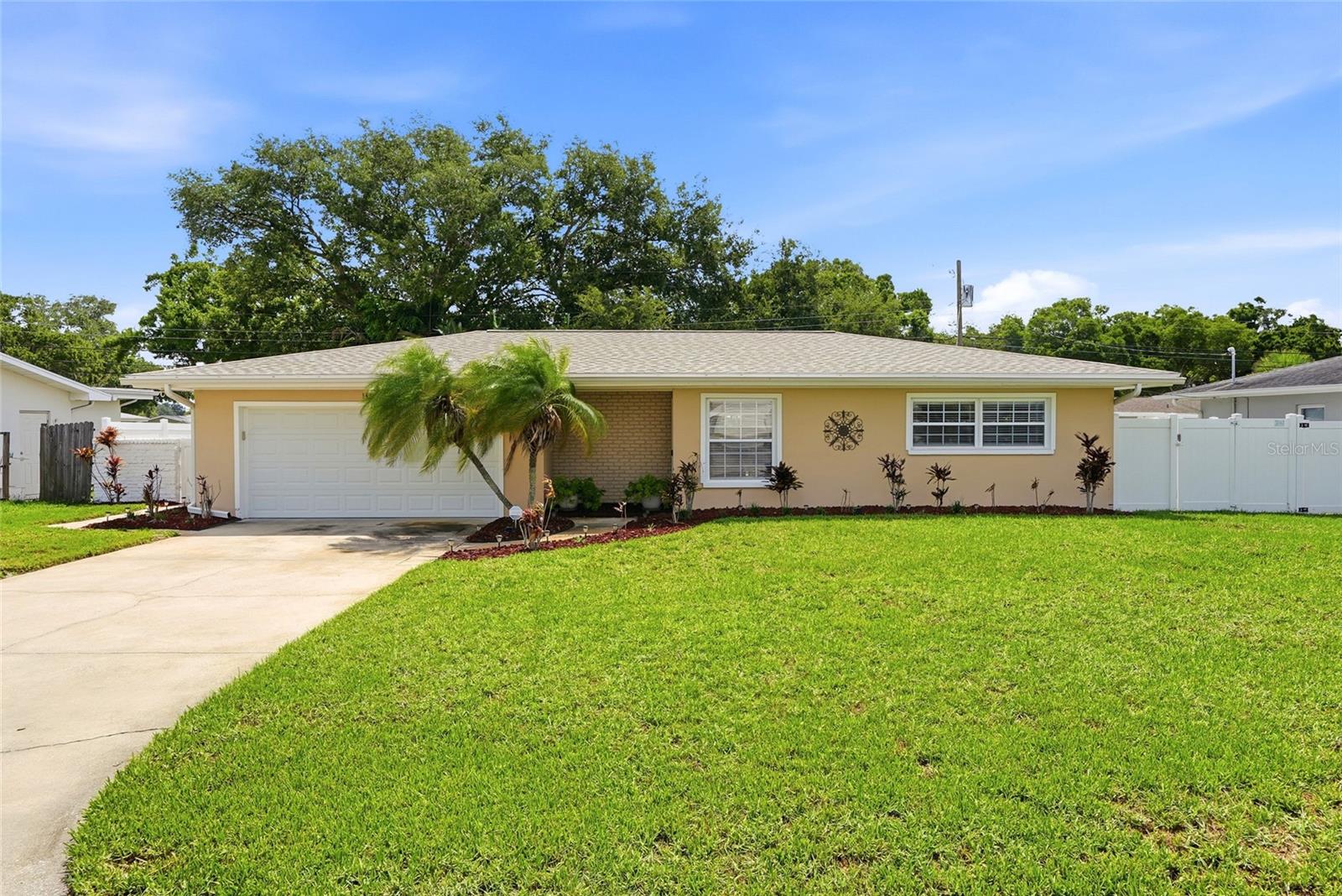 1417 FAIRFIELD DR, CLEARWATER, FL — photo 2