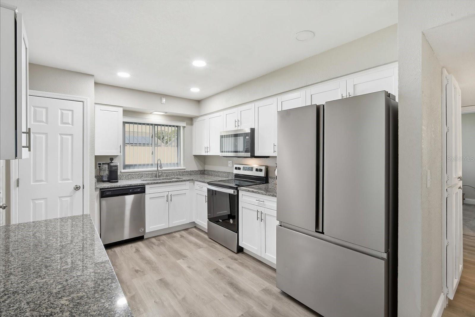 1404 SETON HALL DR, SUN CITY CENTER, FL — photo 4