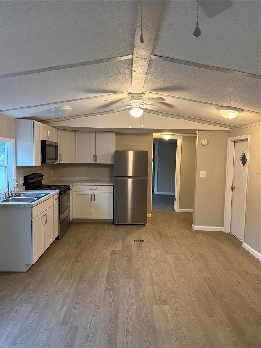 9195 SE 142ND PL, SUMMERFIELD, FL — photo 2