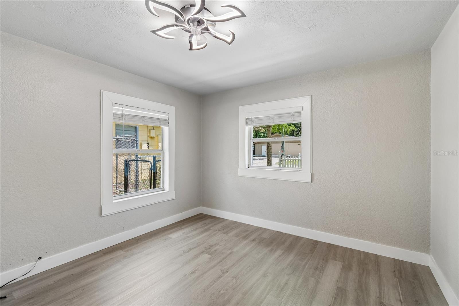1614 E MAPLE AVE, TAMPA, FL — photo 23